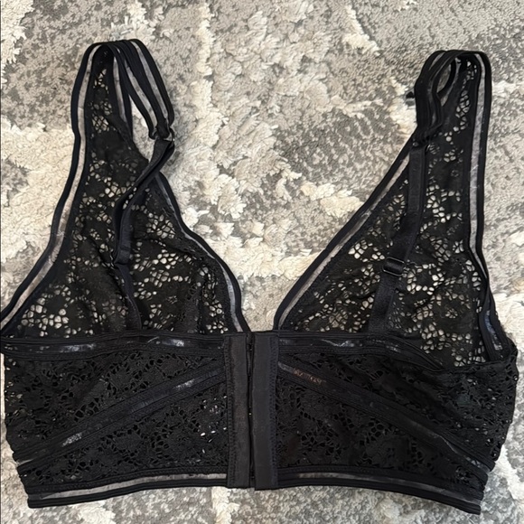 Victoria's Secret Black Lace Bra with Plunging V-Neckline Size S - Picture 3 of 3